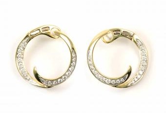 Circle Diamond Wave Earrings